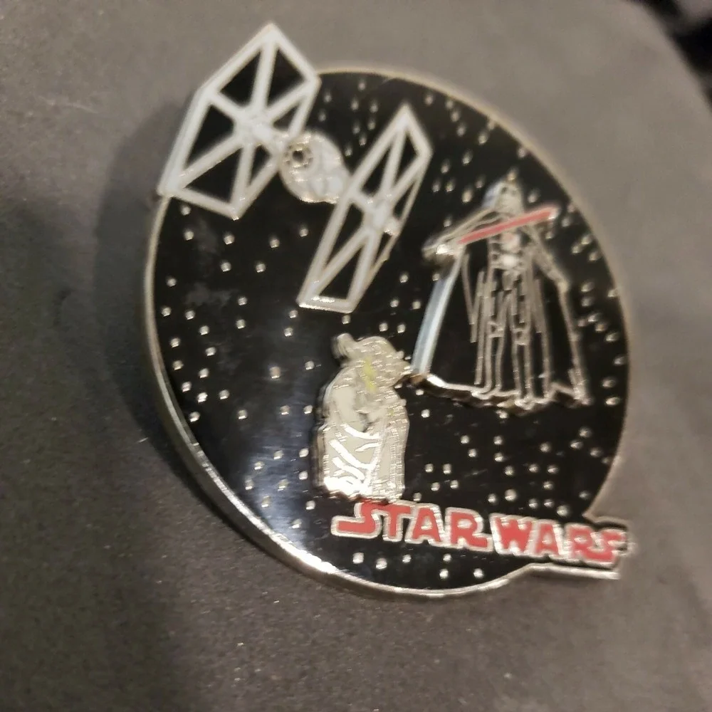 Disney Pin STAR WARS DARTH VADER & YODA BUILD A TIE FIGHTER HTF‎ GRAIL 00026